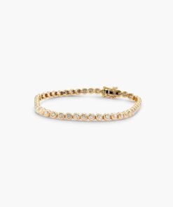 Woman gold bracelet